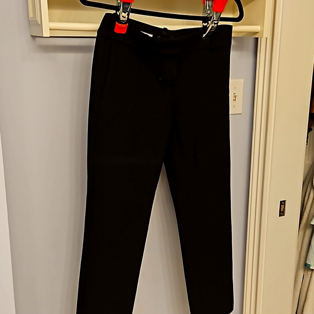 Black capris